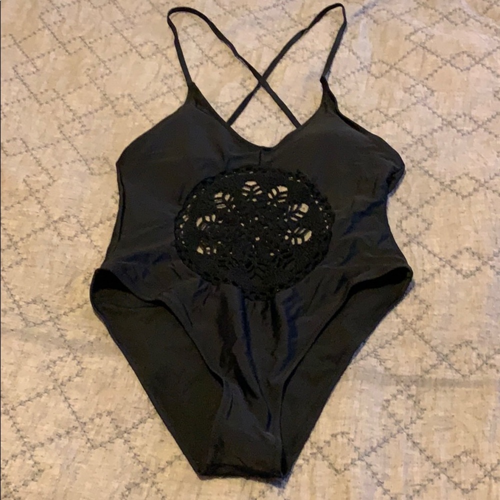 NWOT CUPSHE ONE PIECE SUIT